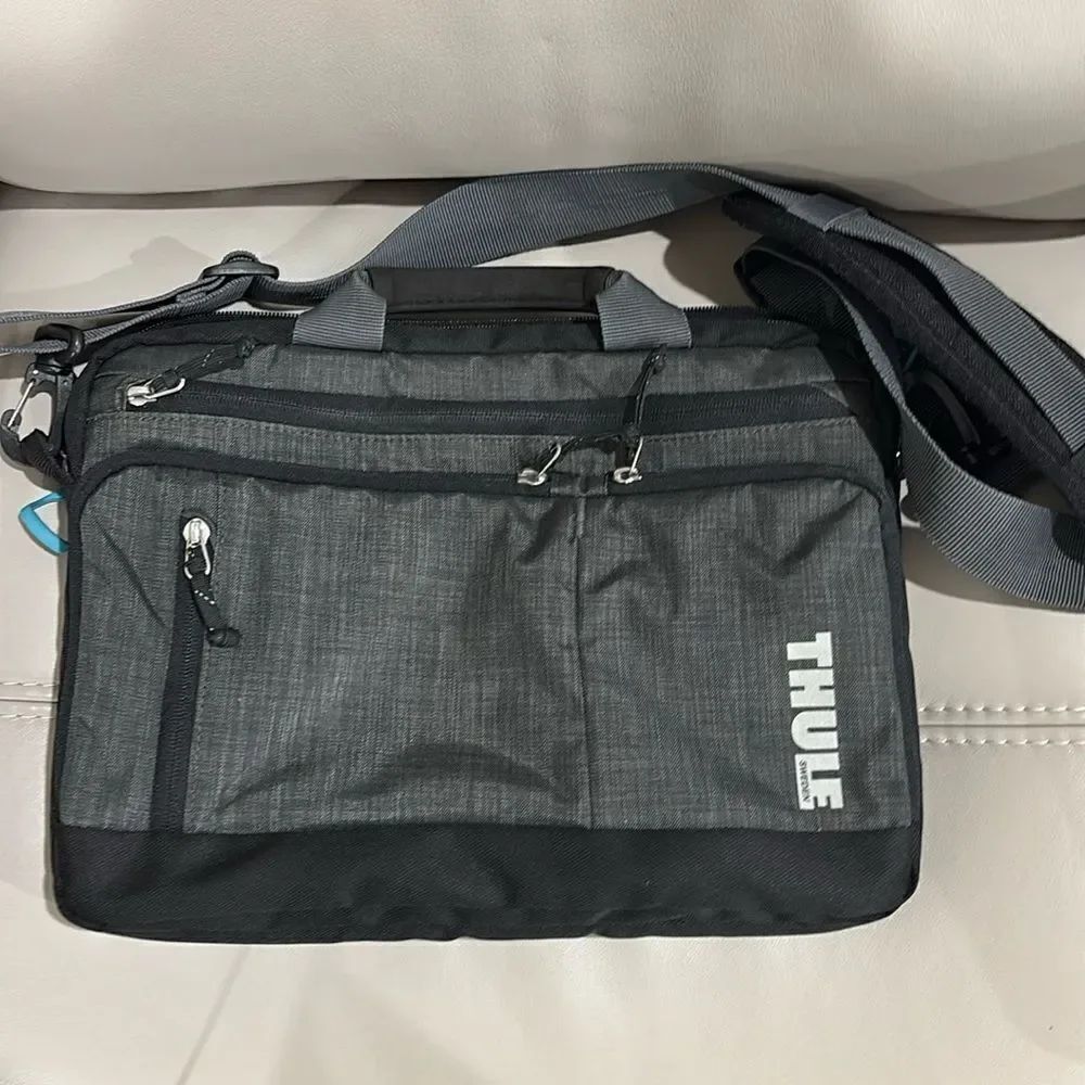 THULE Sweden Strävan TSDA-113 for 13 inch Laptop Notebook Bag - Black & Gray